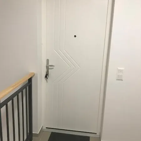 Jada Lakas * Keszthely