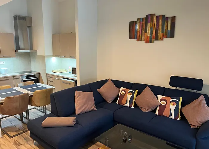 Jada Lakas Keszthely